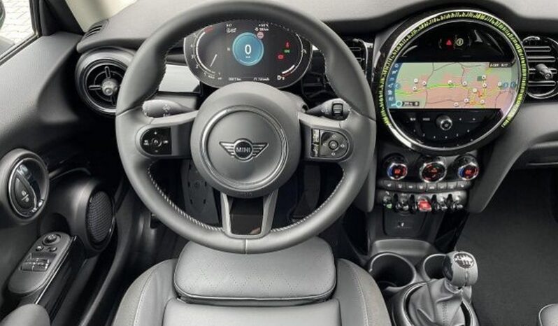 
								Mini Cooper 3T. ClassicTrim DrivAss.ParkAss. LED Navi full									