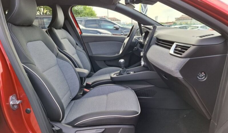 
								Renault Clio TCe 90 TECHNO full									