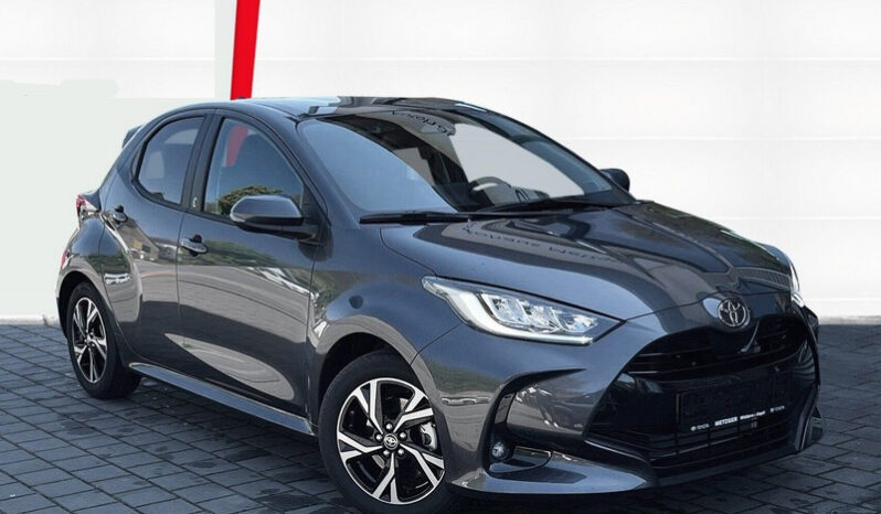 
								Toyota Yaris HYBRID Team D +Comfort full									