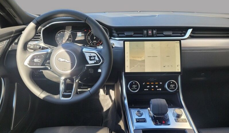 
								Jaguar XF SPORTBRAKE D200 R-DYN SE MY24 GAR2029 full									