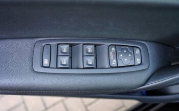 Renault Megane Grandtour TCe140 Aut. LED Navi Kamera Tem