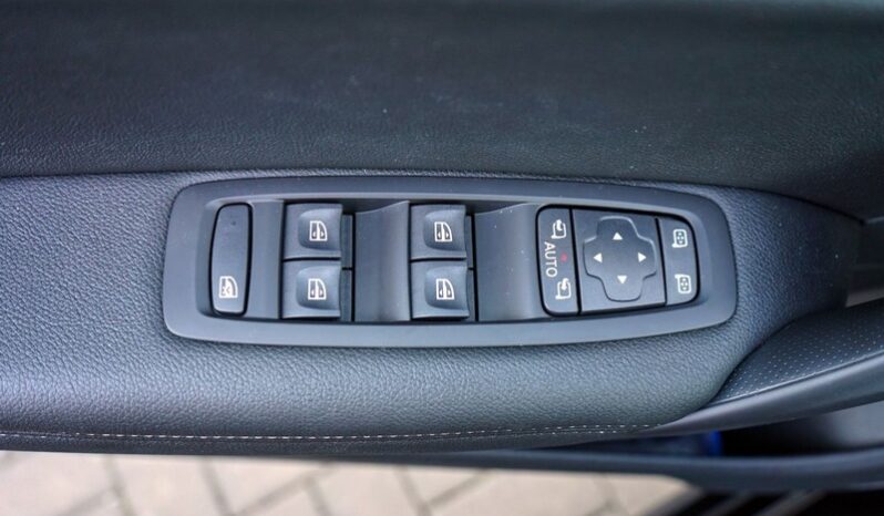 
								Renault Megane Grandtour TCe140 Aut. LED Navi Kamera Tem full									